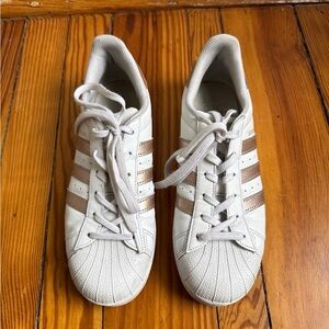 Adidas superstar women's size 7.5